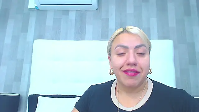 LeahMillerr online show from 10, 3, 2026