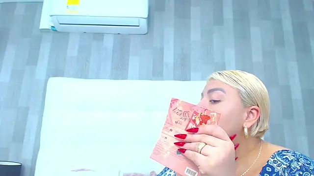 LeahMillerr online show from 11, 3, 2026