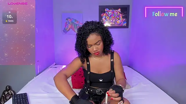 EmmaSmith06 online show from 4, 2, 2025