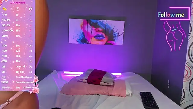 EmmaSmith06 online show from 5, 3, 2025