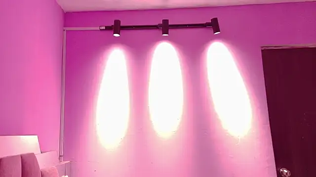 Snapshot of LoveQueen2 chatting on 2, 6, 2026 LoveQueen2 online show from 2, 6, 2026