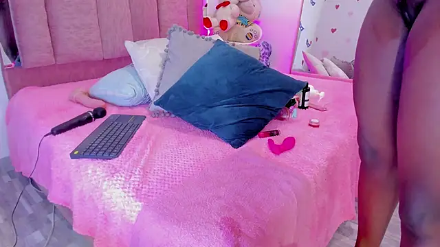 LoveQueen2 online show from 4, 3, 2025