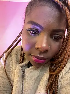 Snapshot of LoveQueen2 chatting on 17, 7, 2026 LoveQueen2 online show from 17, 7, 2026