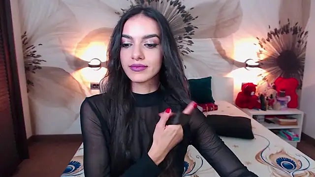 Snapshot of KatherineBisou chatting on 7, 10, 2025 KatherineBisou online show from 7, 10, 2025