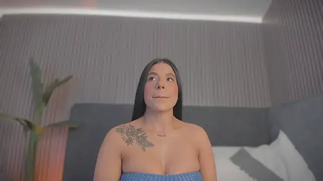 emelie 89 online show from 12, 3, 2026