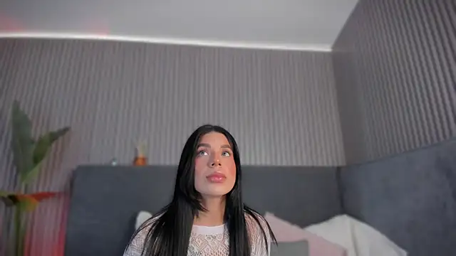 emelie 89 online show from 14, 6, 2026