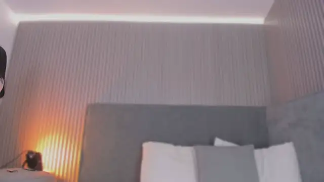 emelie 89 online show from 10, 2, 2026