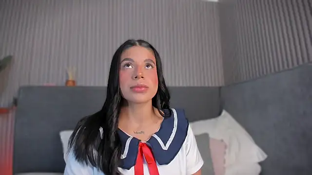 emelie 89 online show from 10, 6, 2026