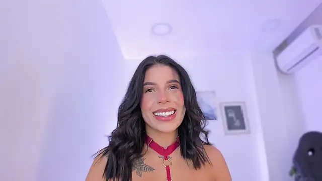 emelie 89 online show from 18, 10, 2025