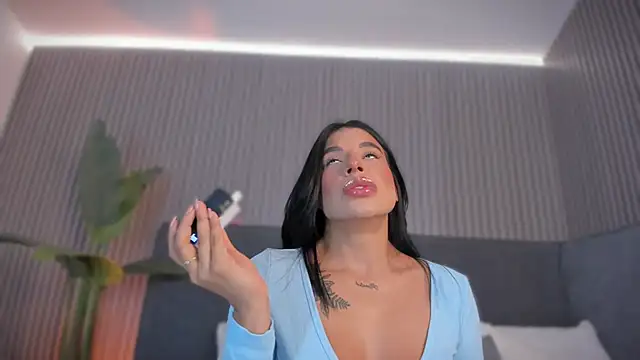 emelie 89 online show from 22, 4, 2026