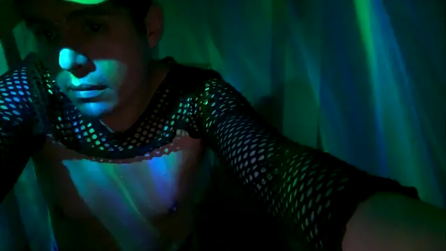 Snapshot of CloudyBoy_Toy chatting on 10, 2, 2025 CloudyBoy Toy online show from 10, 2, 2025