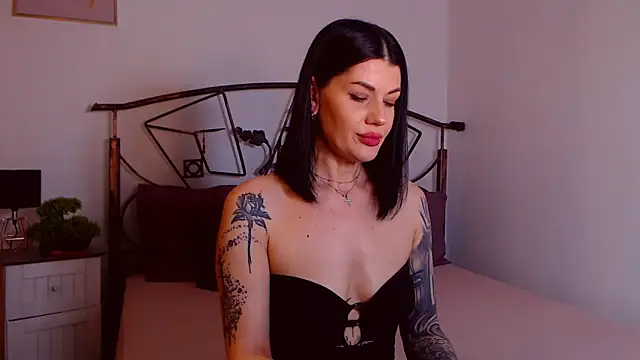 YvonneEverlee online show from 7, 1, 2026