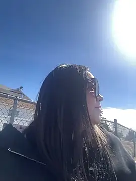 skinwalkingzombie online show from 21, 4, 2026