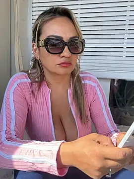 Snapshot of Afroditecash chatting on 11, 3, 2025 Afroditecash online show from 11, 3, 2025