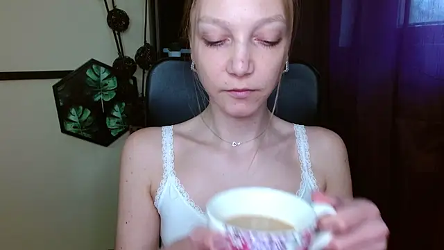 EmillyPlay online show from 21, 4, 2026