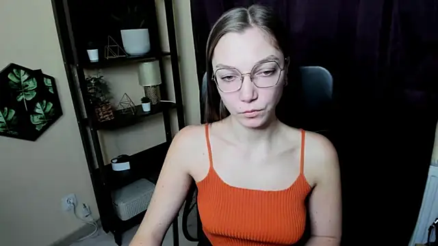 EmillyPlay online show from 19, 2, 2025