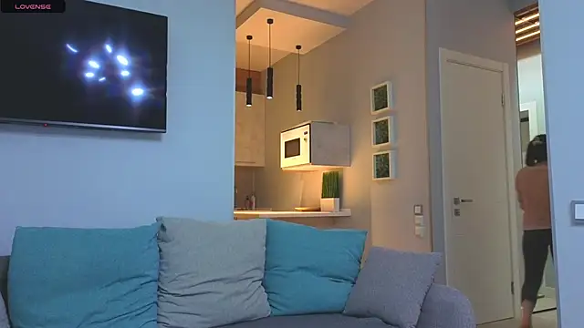 DonnaBurkee online show from 24, 11, 2025