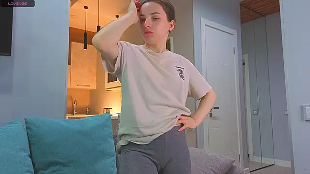 DonnaBurkee online show from 28, 10, 2025