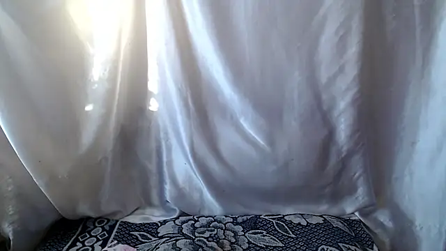 Burberrry  online show from 21, 3, 2025