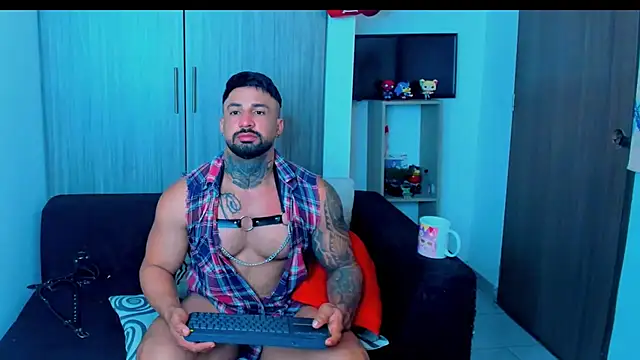 Snapshot of naugthy_dominant chatting on 10, 11, 2025 naugthy dominant online show from 10, 11, 2025