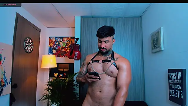 Snapshot of naugthy_dominant chatting on 13, 11, 2025 naugthy dominant online show from 13, 11, 2025