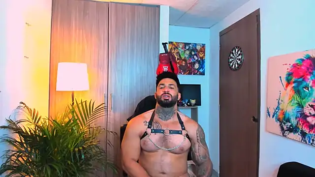 Snapshot of naugthy_dominant chatting on 9, 10, 2025 naugthy dominant online show from 9, 10, 2025