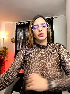 Alessandra Schmoll online show from 1, 12, 2025