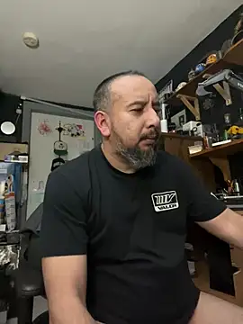 Snapshot of ElPollo77 chatting on 18, 2, 2025 ElPollo77 online show from 18, 2, 2025