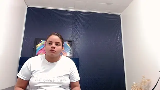 brunnette hot online show from 25, 2, 2025