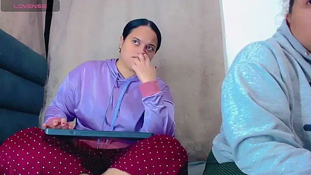 brunnette hot online show from 9, 1, 2026