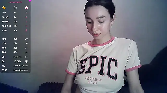 Snapshot of ElizaSwon chatting on 8, 2, 2025 ElizaSwon online show from 8, 2, 2025