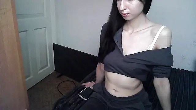 Snapshot of ElizaSwon chatting on 8, 9, 2025 ElizaSwon online show from 8, 9, 2025