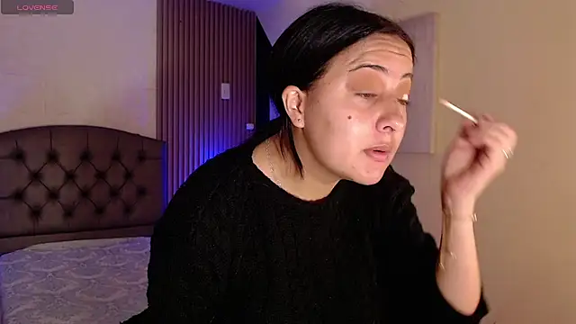 isabella smith  online show from 14, 10, 2025