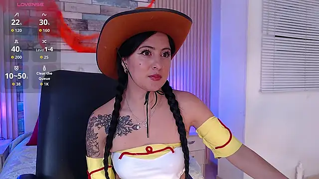 isabella smith  online show from 28, 10, 2025