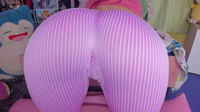 Snapshot of bonnie_moon chatting on 17, 12, 2025 bonnie moon online show from 17, 12, 2025