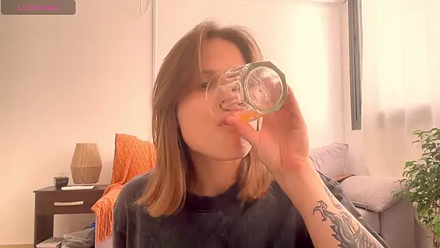 Your Hand In mine online show from 16, 11, 2025