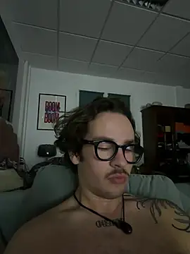 Snapshot of hardmecl chatting on 6, 6, 2026 hardmecl online show from 6, 6, 2026
