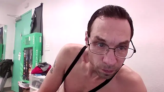 Snapshot of Iliketocooksquirt25 chatting on 5, 5, 2026 Iliketocooksquirt25 online show from 5, 5, 2026