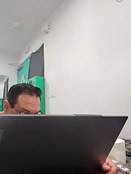 Iliketocooksquirt25 online show from 28, 11, 2025