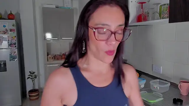 Snapshot of Jessica_Herrera_ chatting on 17, 11, 2025 Jessica Herrera online show from 17, 11, 2025