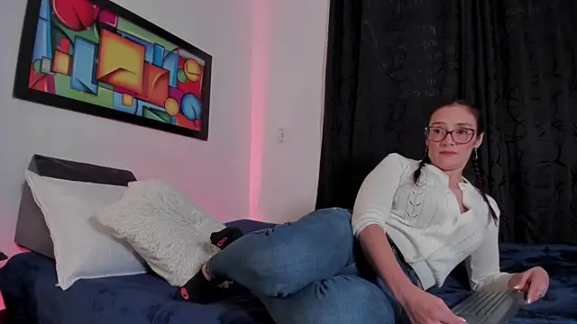 Snapshot of Jessica_Herrera_ chatting on 1, 12, 2025 Jessica Herrera online show from 1, 12, 2025