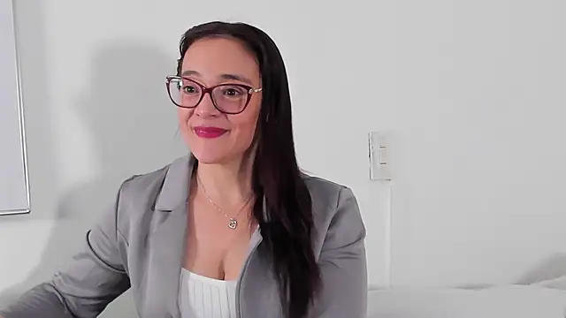 Jessica Herrera  online show from 15, 5, 2026