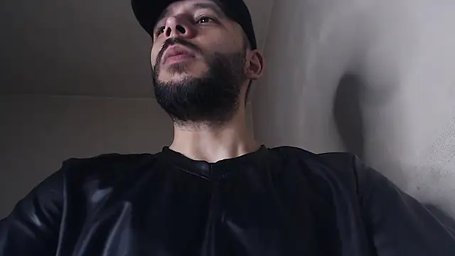 Snapshot of henryaxe chatting on 7, 6, 2026 henryaxe online show from 7, 6, 2026