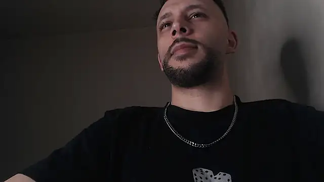 Snapshot of henryaxe chatting on 17, 5, 2026 henryaxe online show from 17, 5, 2026