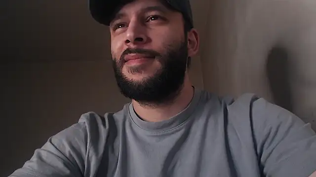 Snapshot of henryaxe chatting on 13, 5, 2026 henryaxe online show from 13, 5, 2026
