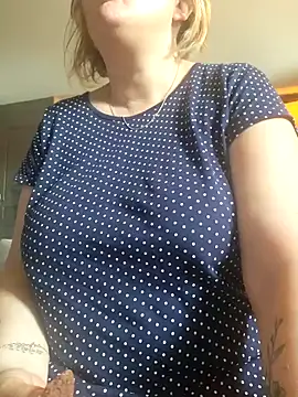 Snapshot of lady_charlyne chatting on 30, 5, 2026 lady charlyne online show from 30, 5, 2026