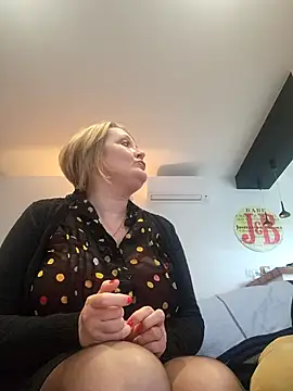 lady charlyne online show from 15, 4, 2026