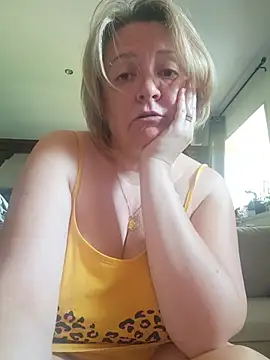 Snapshot of lady_charlyne chatting on 27, 5, 2026 lady charlyne online show from 27, 5, 2026