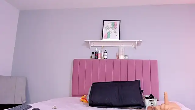 alexa pariss online show from 21, 4, 2026