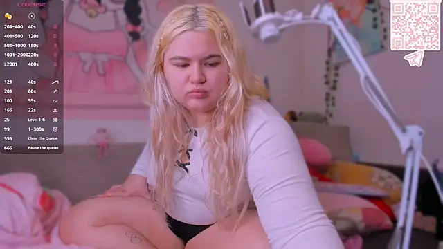 Freakcute  online show from 3, 2, 2026